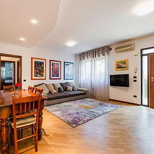 *vivere In Arte* Near Theairport Appartamento Povegliano Veronese