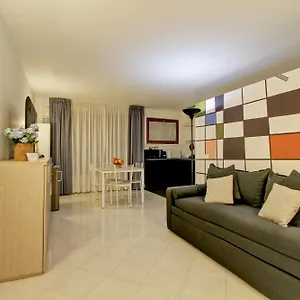  Apartment Fermata San Pietro - Con Parcheggio Italy